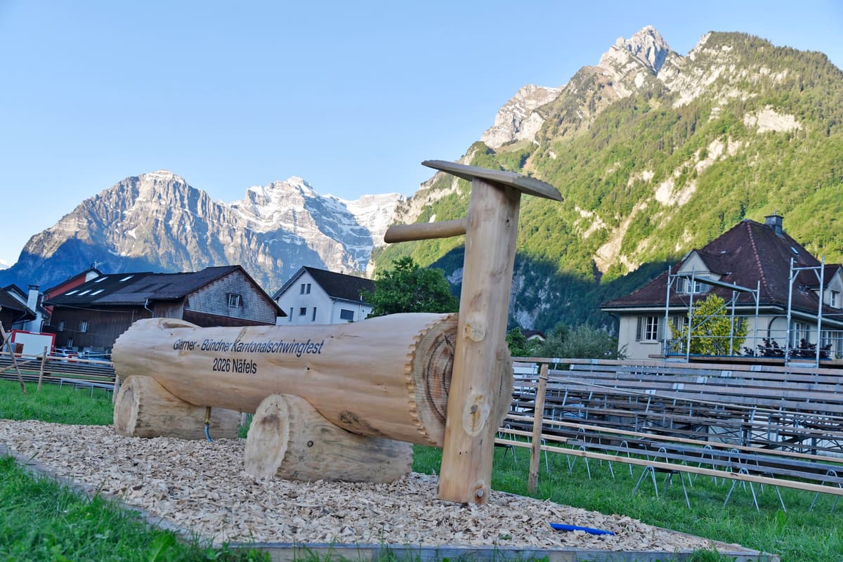  Festplatz_NaefelsJHE.jpg 